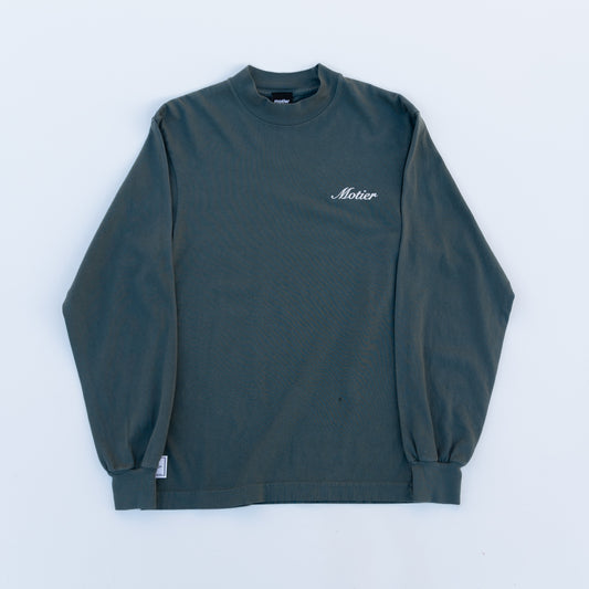 The Script Mock-Neck L/S Luxe Tee (Pine)