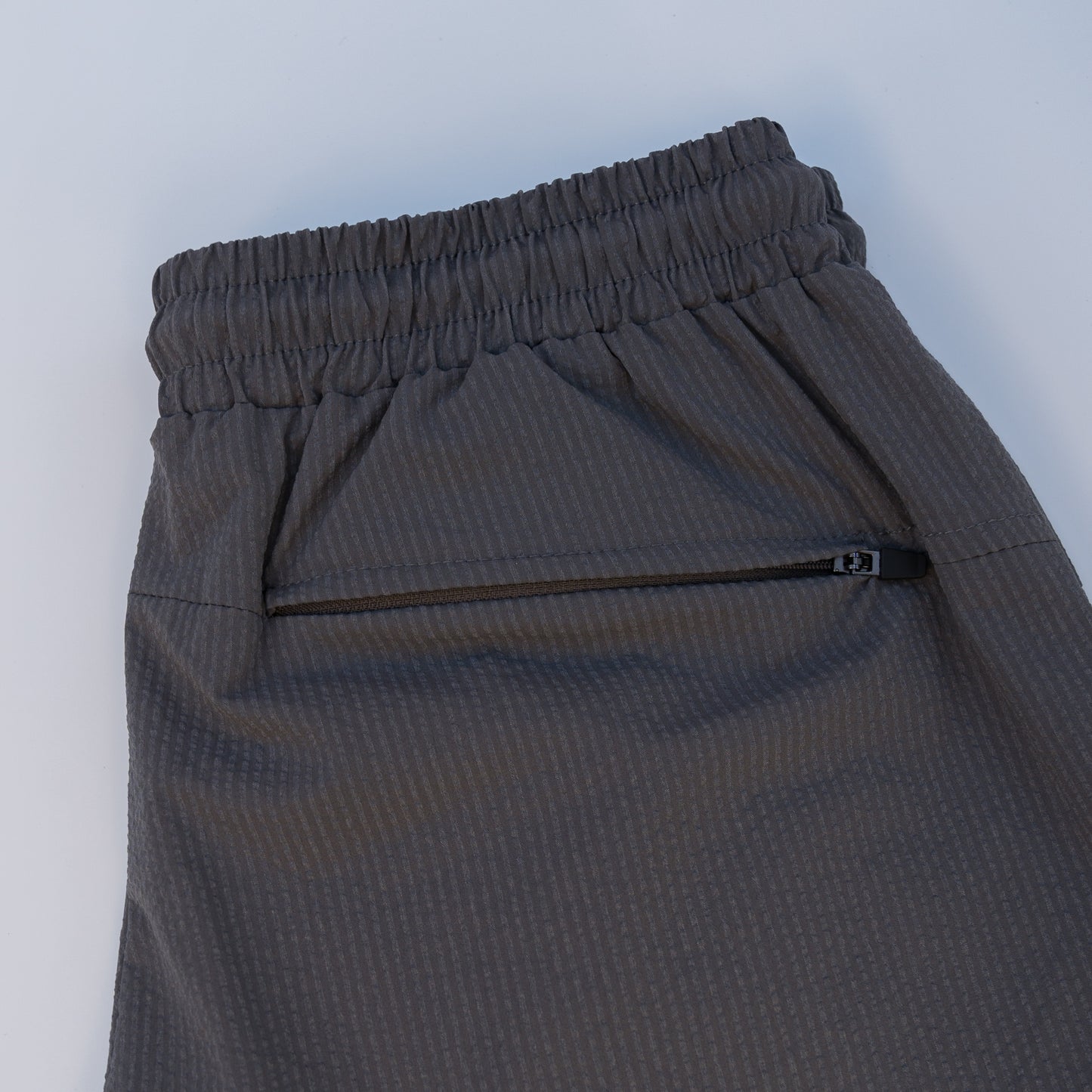 The Winston Seersucker Shorts (Graphite)